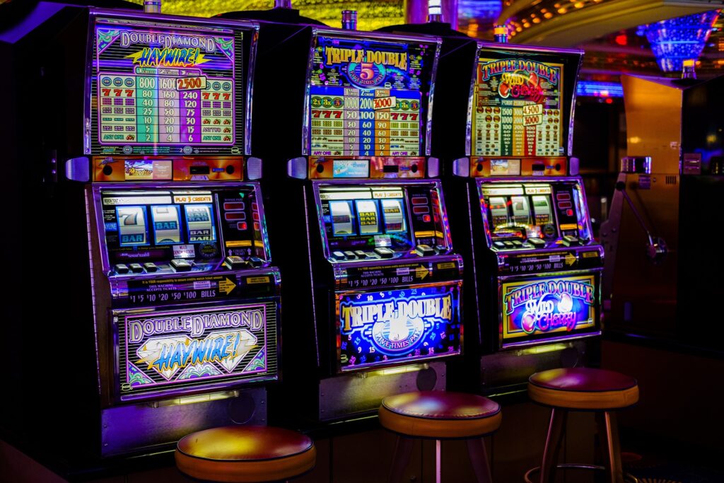 3 spillemaskiner på et rigtigt casino